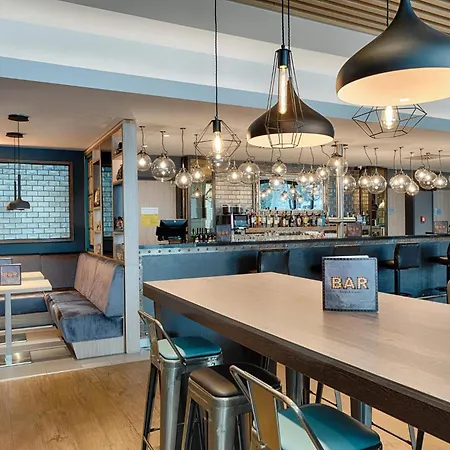 Premier Inn Frankfurt Westend-2